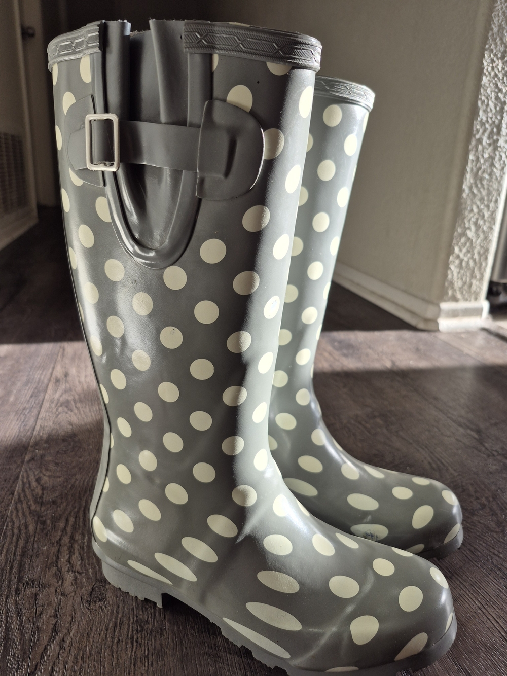 💕Gray Polka Dot Rain Boots - Cream Dots Size 7.5💕